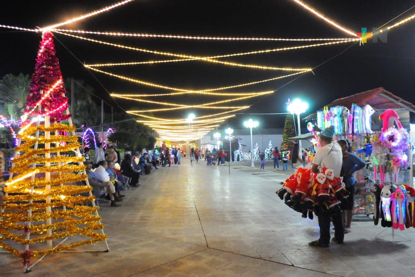 Villa navideña en Otatitlán