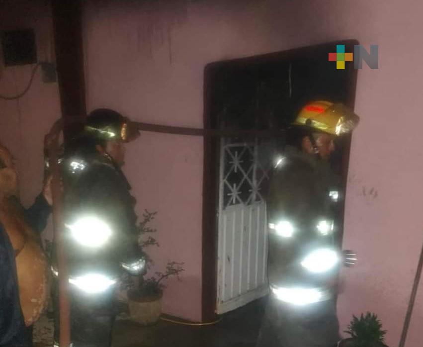 Amarga navidad, tragedia en Minatitlan se incendia casa y fallece una menor