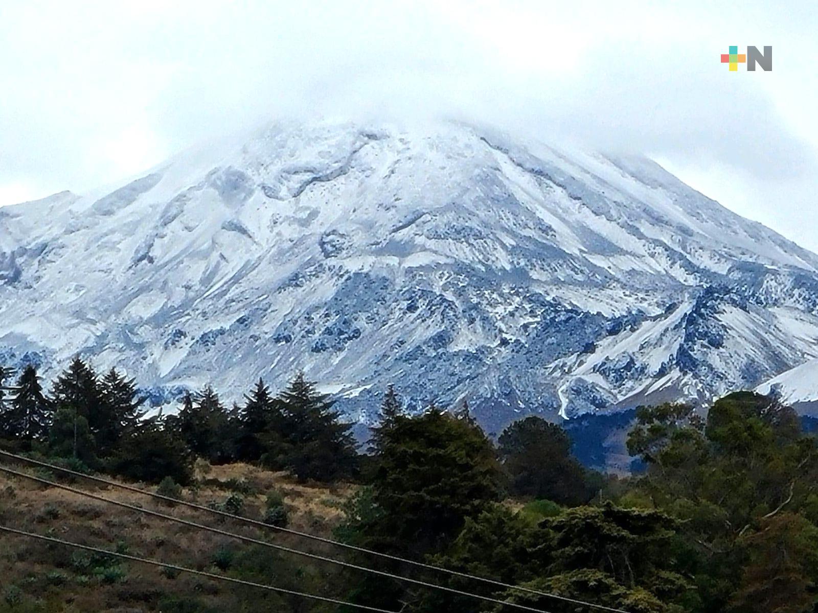 El Pico de Orizaba también registra nevada este miércoles