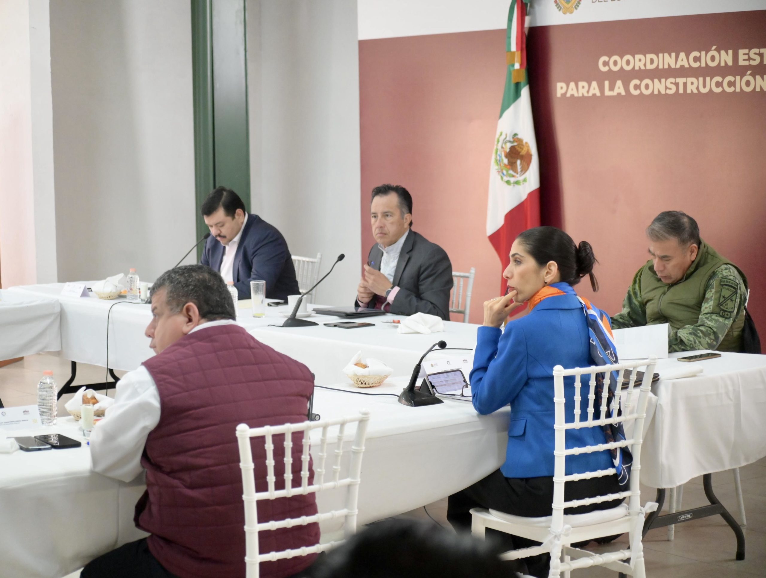 Mesa para Construcción de la Paz sesiona en Emiliano Zapata