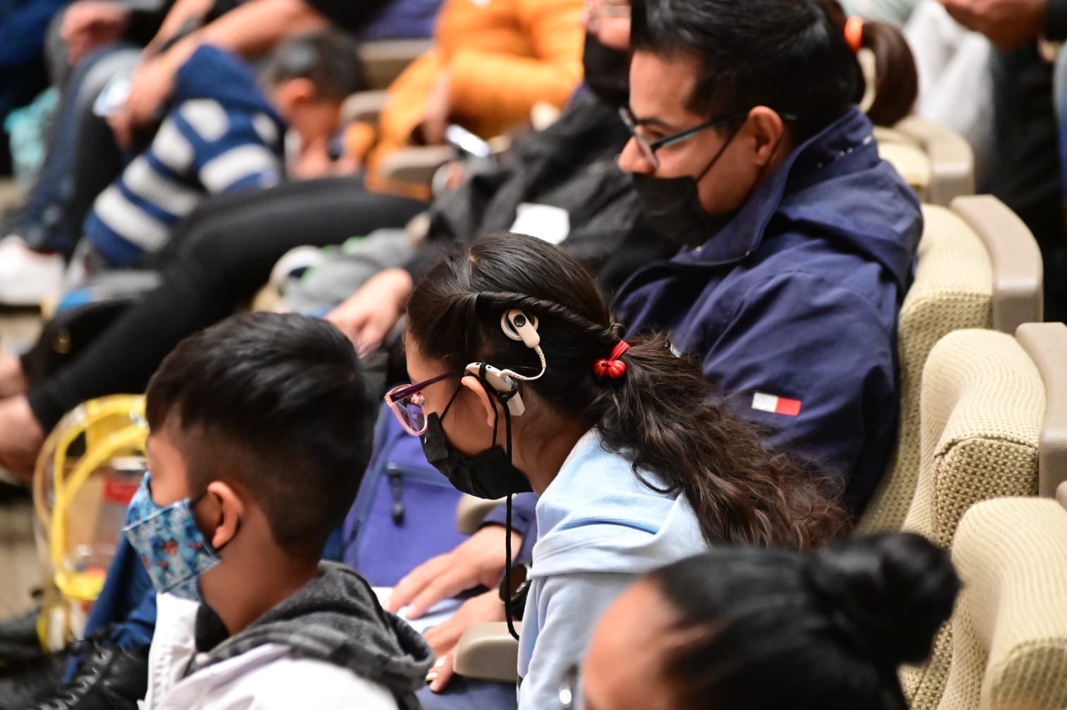 Entregan 206 procesadores para implante coclear en Instituto Nacional de Rehabilitación