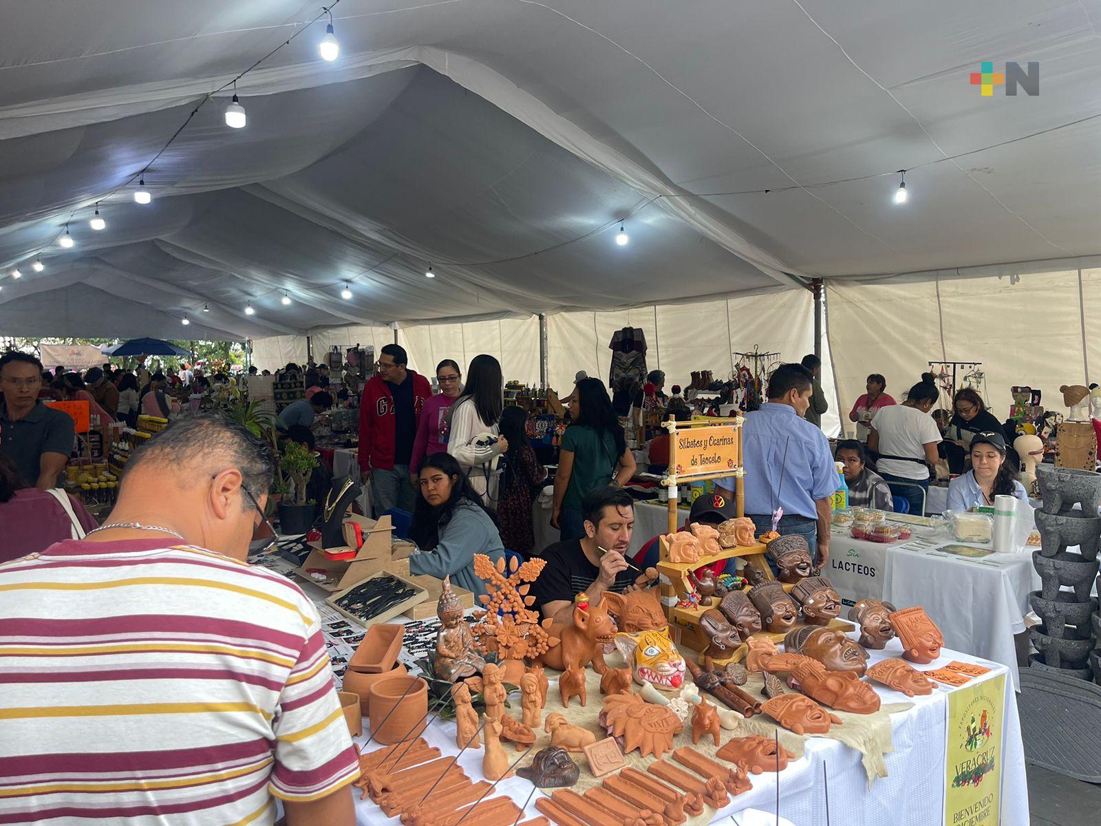 Este lunes concluye expoventa navideña en parque Juárez de Xalapa