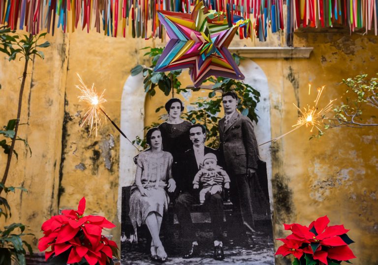 Presentan el set fotográfico “La hora del fresco”, con temática de las fiestas decembrinas