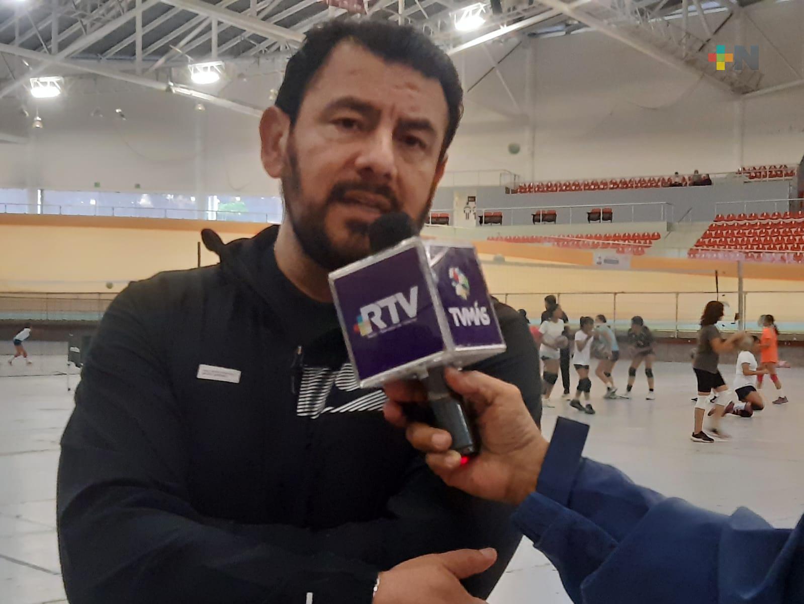 Xalapeño Ignacio Sánchez ganó campeonato de voleibol femenil Sub-17 Norceca