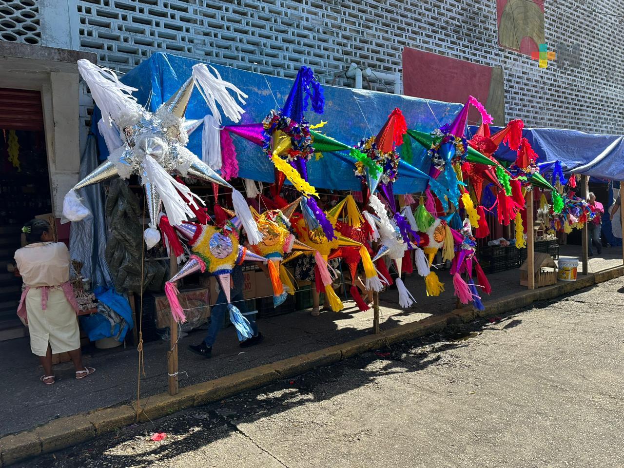 Las tradicionales piñatas permanecen en el gusto de quienes hacen posadas
