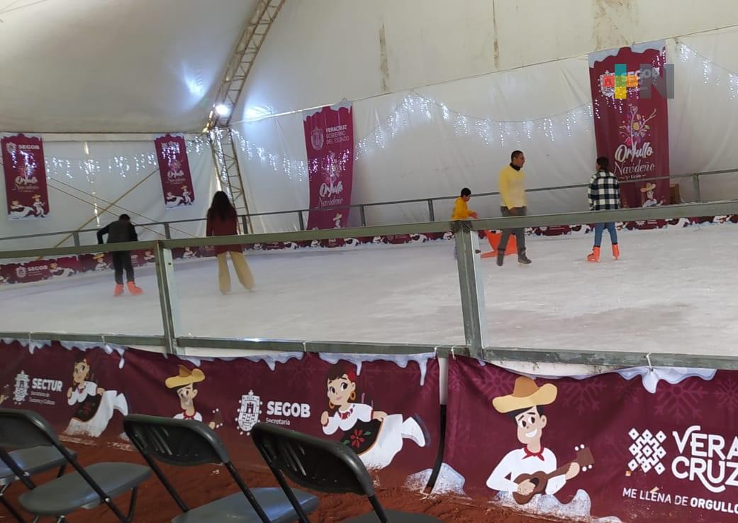 Pista de hielo en entrada al Pueblo Mágico de Coatepec