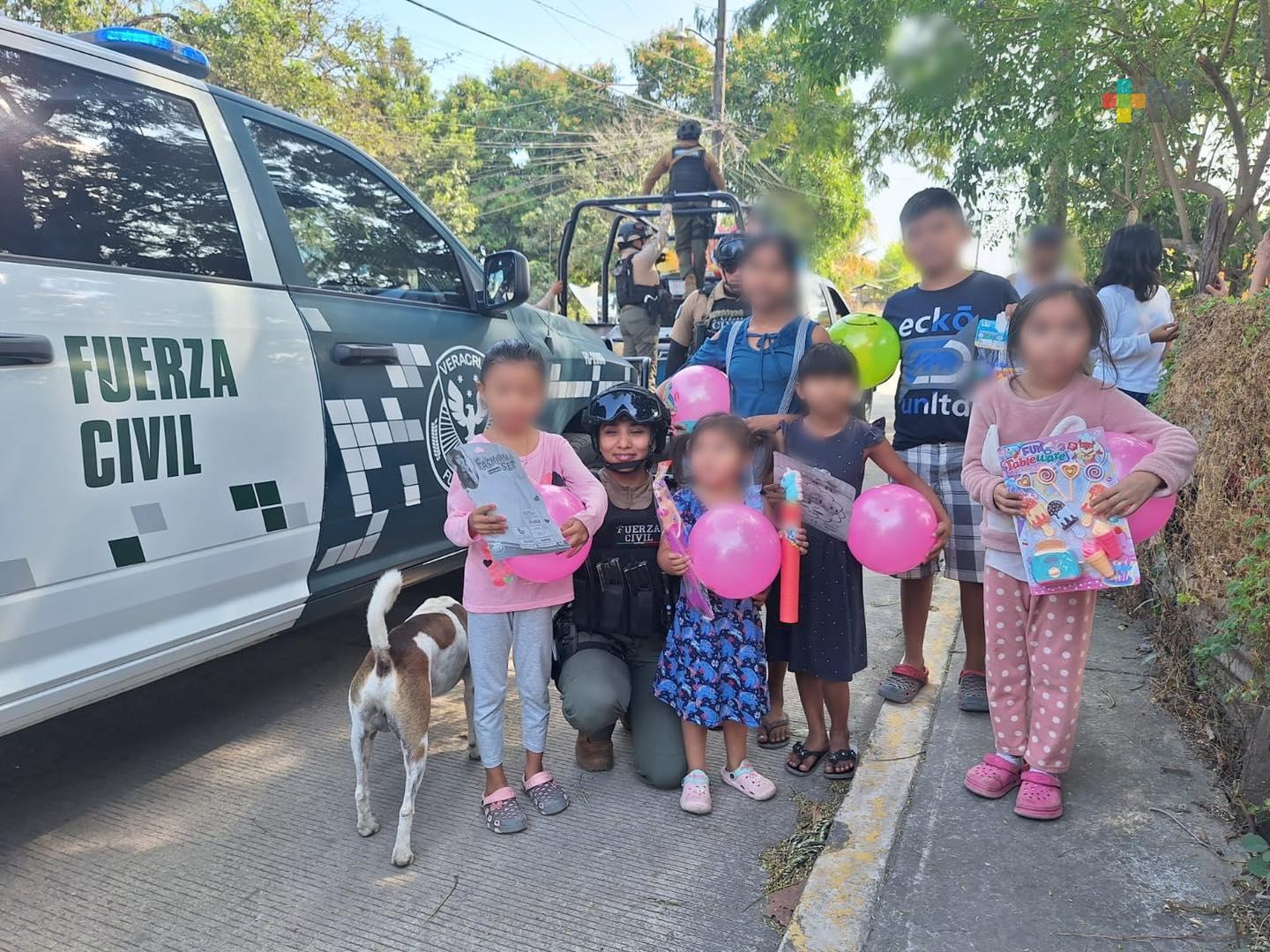 Elementos de SSP obsequian juguetes a niños y niñas en Día de Reyes Magos