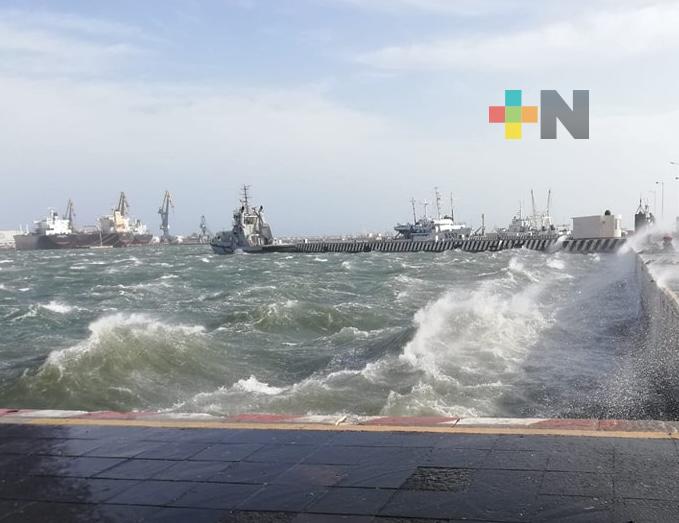 Norte con rachas fuertes en costas y descenso de temperatura, probables lluvias en montañas y zona sur