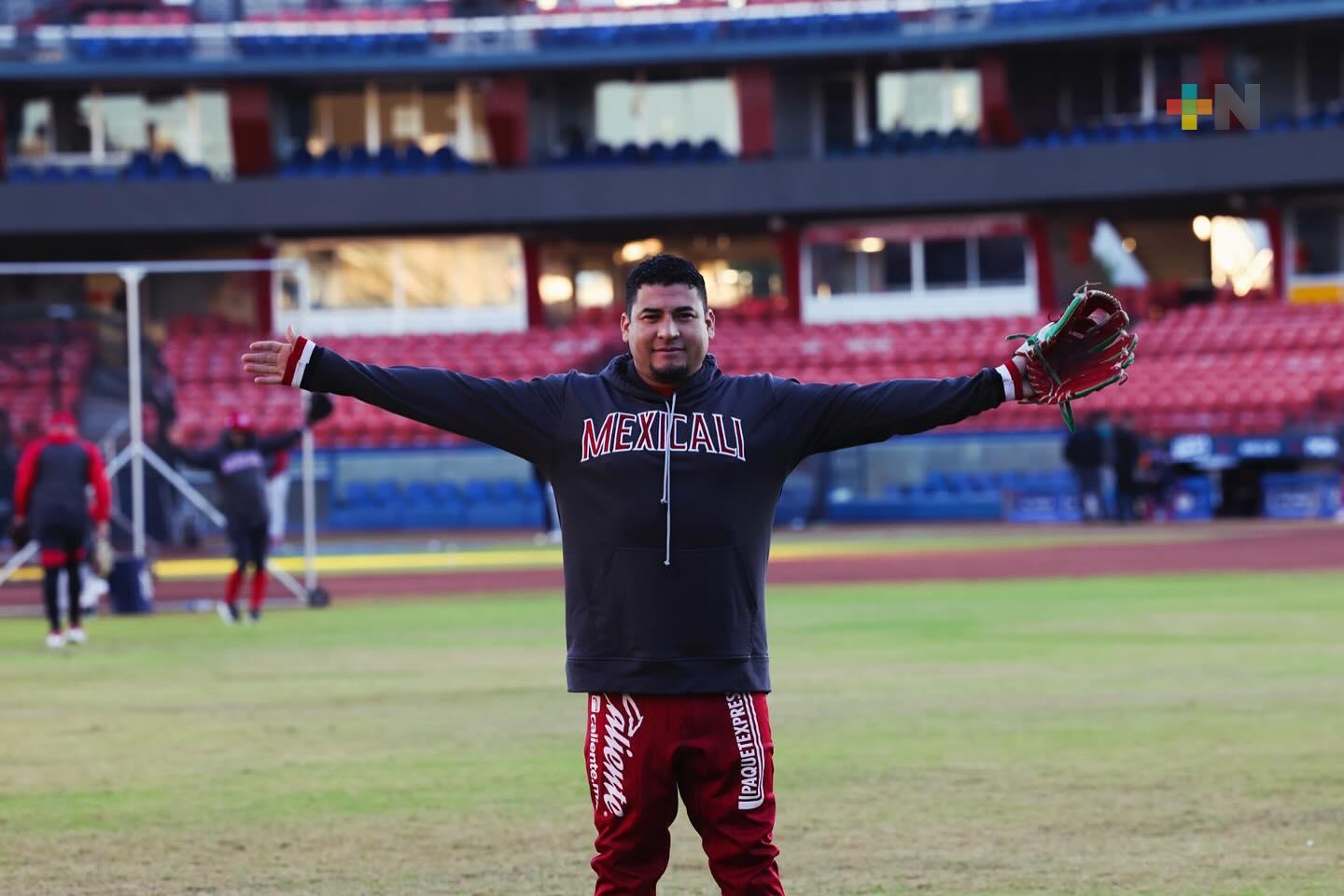 Beisbolista veracruzano Héctor «La Vieja» Hernández anuncia su retiro como jugador