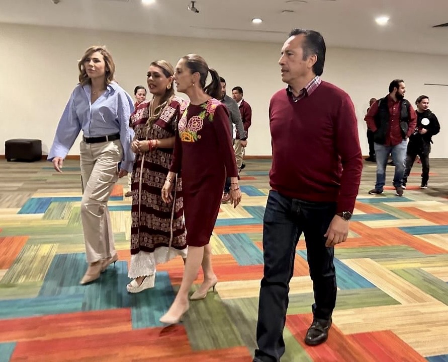 Cuitláhuac García y Claudia Sheinbaum desayunan previo a entregarle su aprobación como candidata