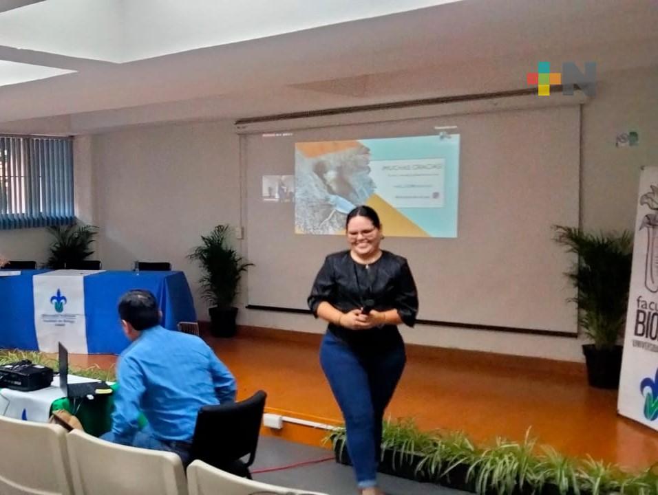 Bióloga egresada de la UV se ha dedicado a estudiar a las tortugas marinas