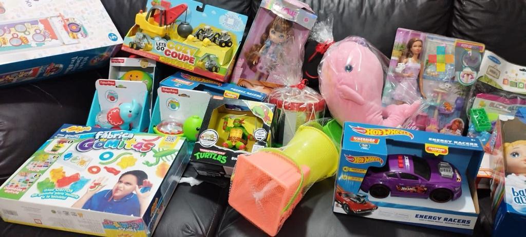 Asociación “Coatza VIHVE” entrega juguetes a Capasits de Coatzacoalcos