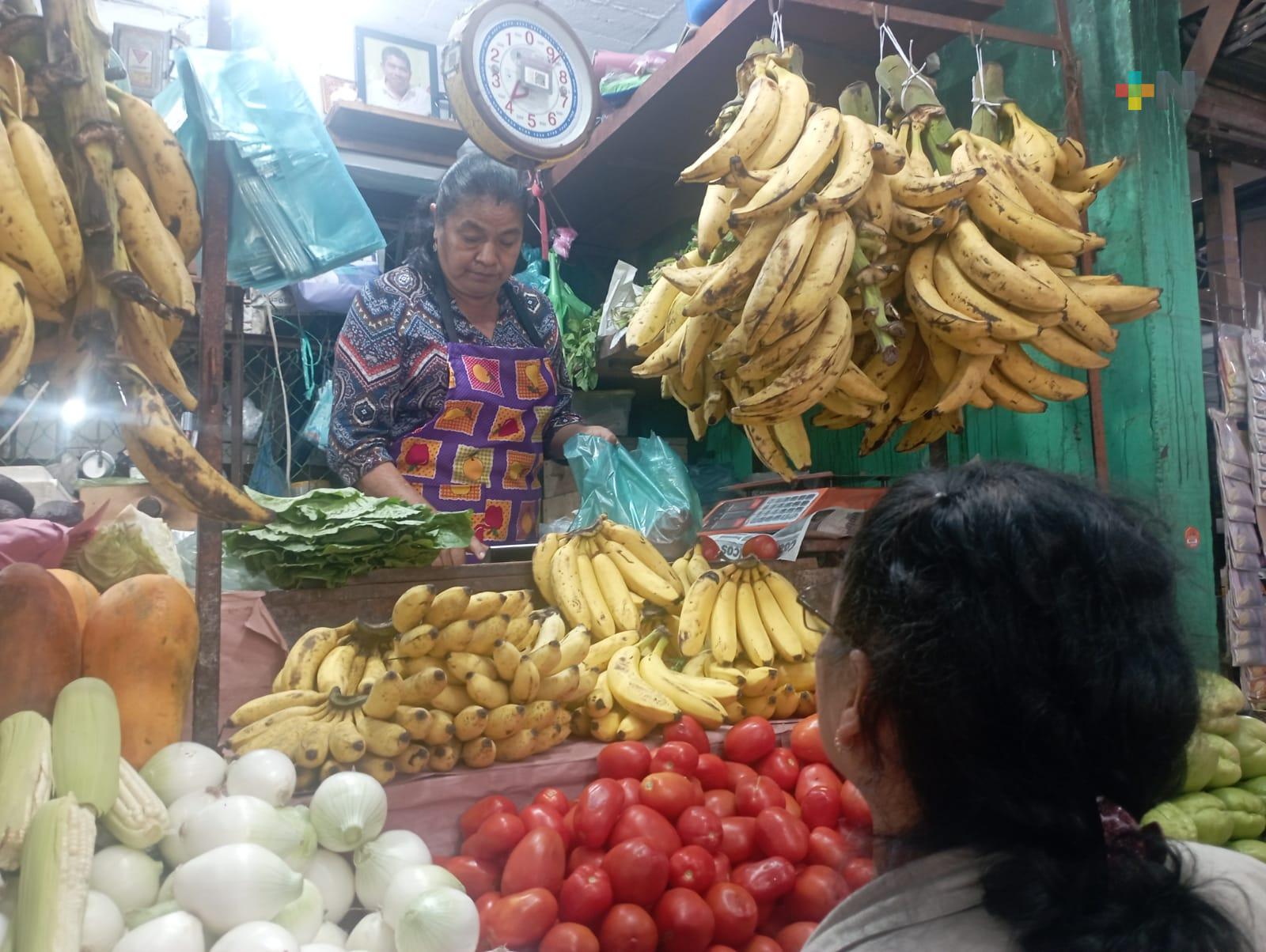 Aumento de precio en cebolla, tomate y limón reducen ventas en Coatzacoalcos