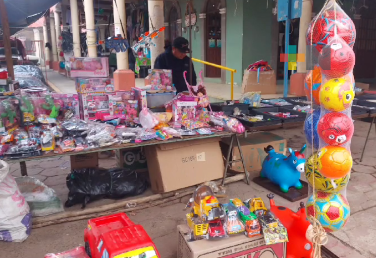 Comerciantes de Huayacocotla listos para ayudar a los Reyes Magos