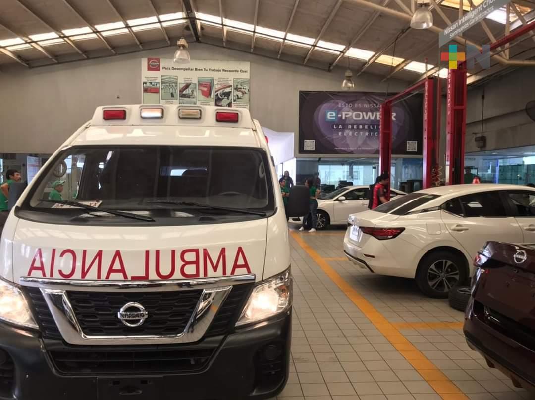 Hombre lesionado tras caída en agencia de autos de Minatitlán
