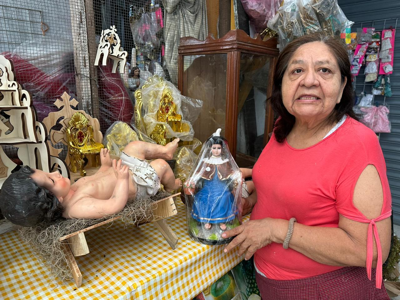 Fiesta de la Candelaria promueve venta de indumentaria o niños Dios vestidos