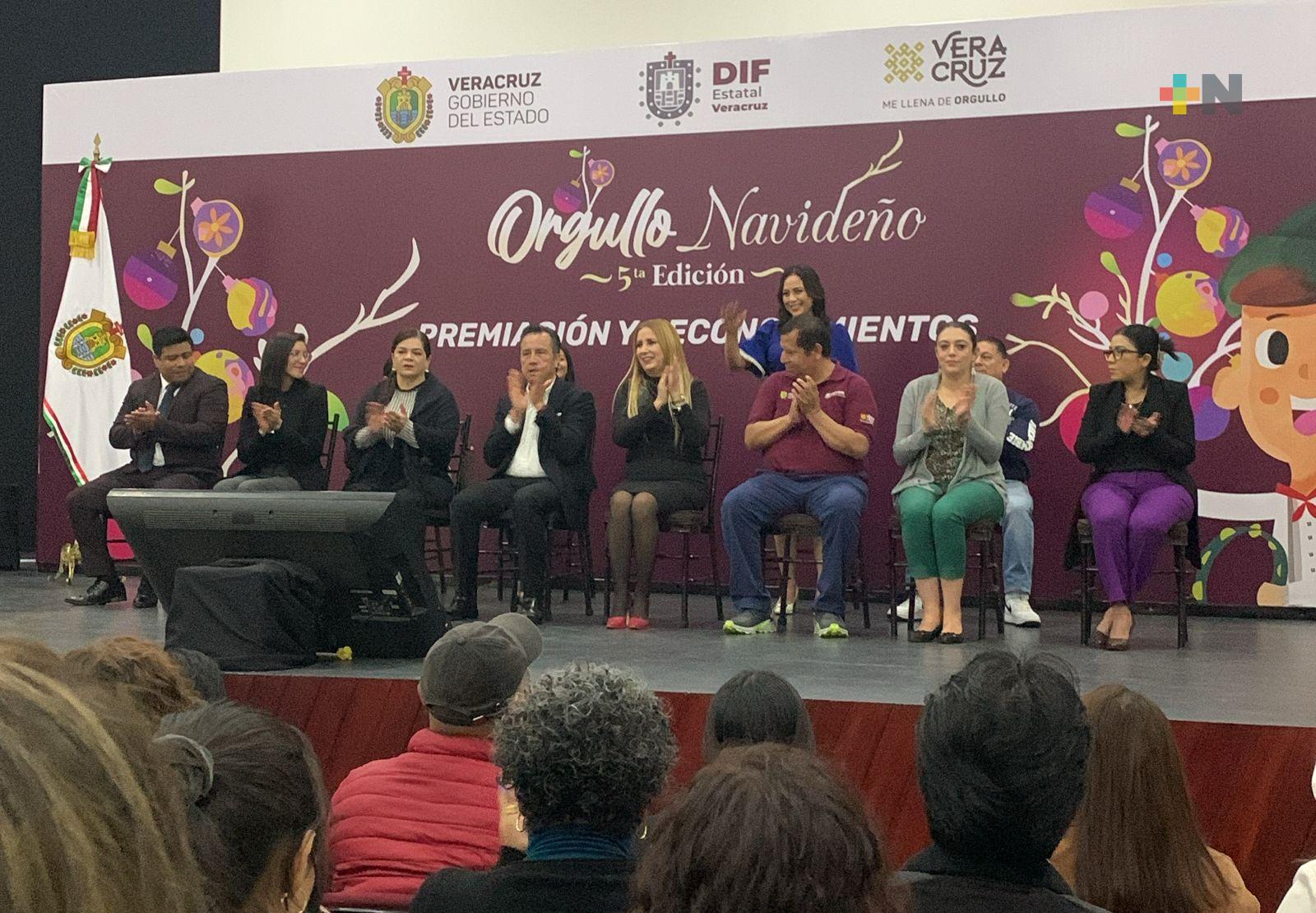 Entregan premiación y reconocimientos a participantes de desfile Orgullo Navideño
