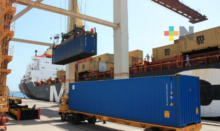 Autoridades portuarias de Coatzacoalcos y Salina Cruz firmaron contratos para establecer Terminales de Usos Múltiples