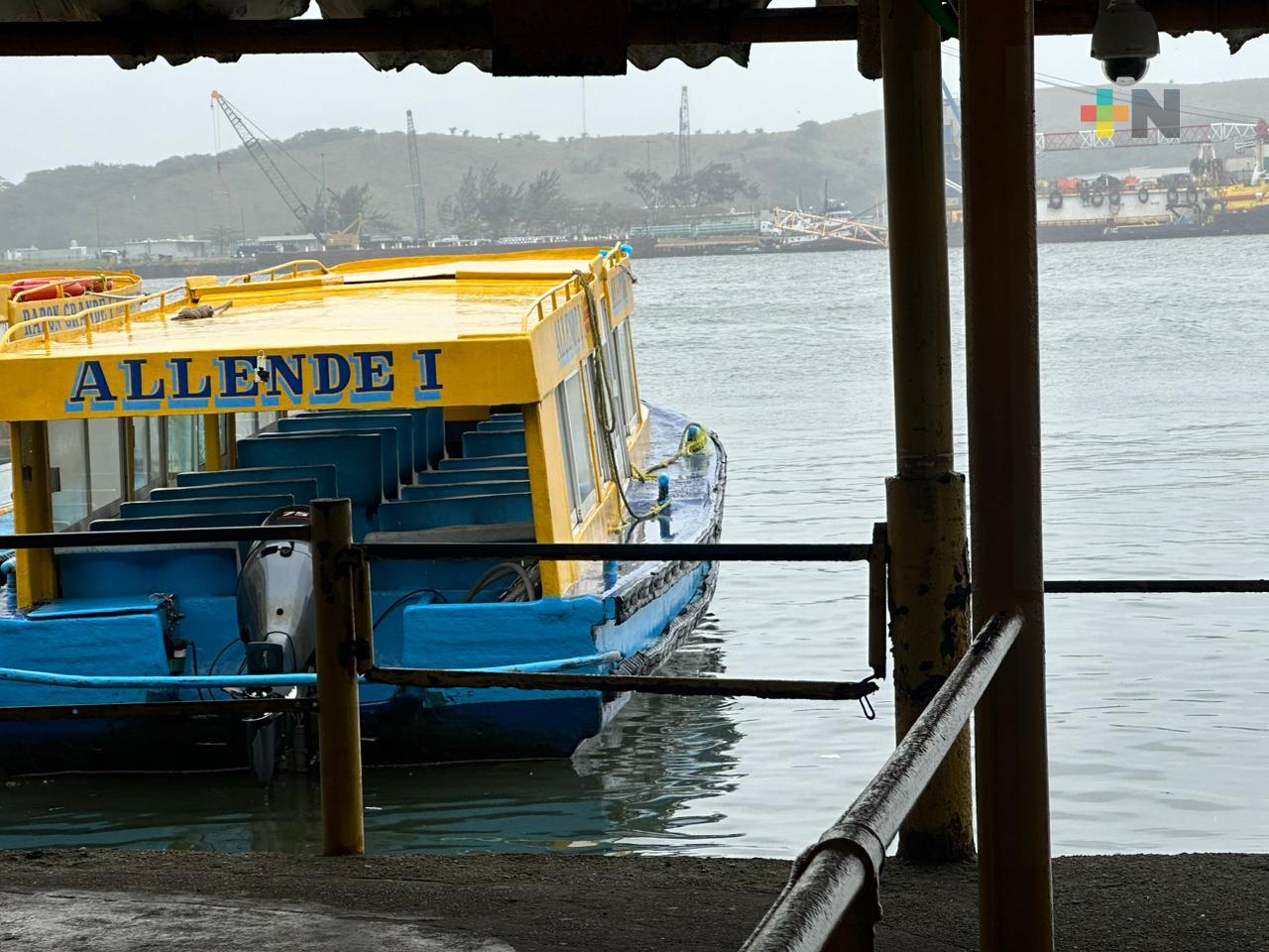 En Coatza suspendieron el paso de lanchas y transbordador a consecuencia del viento