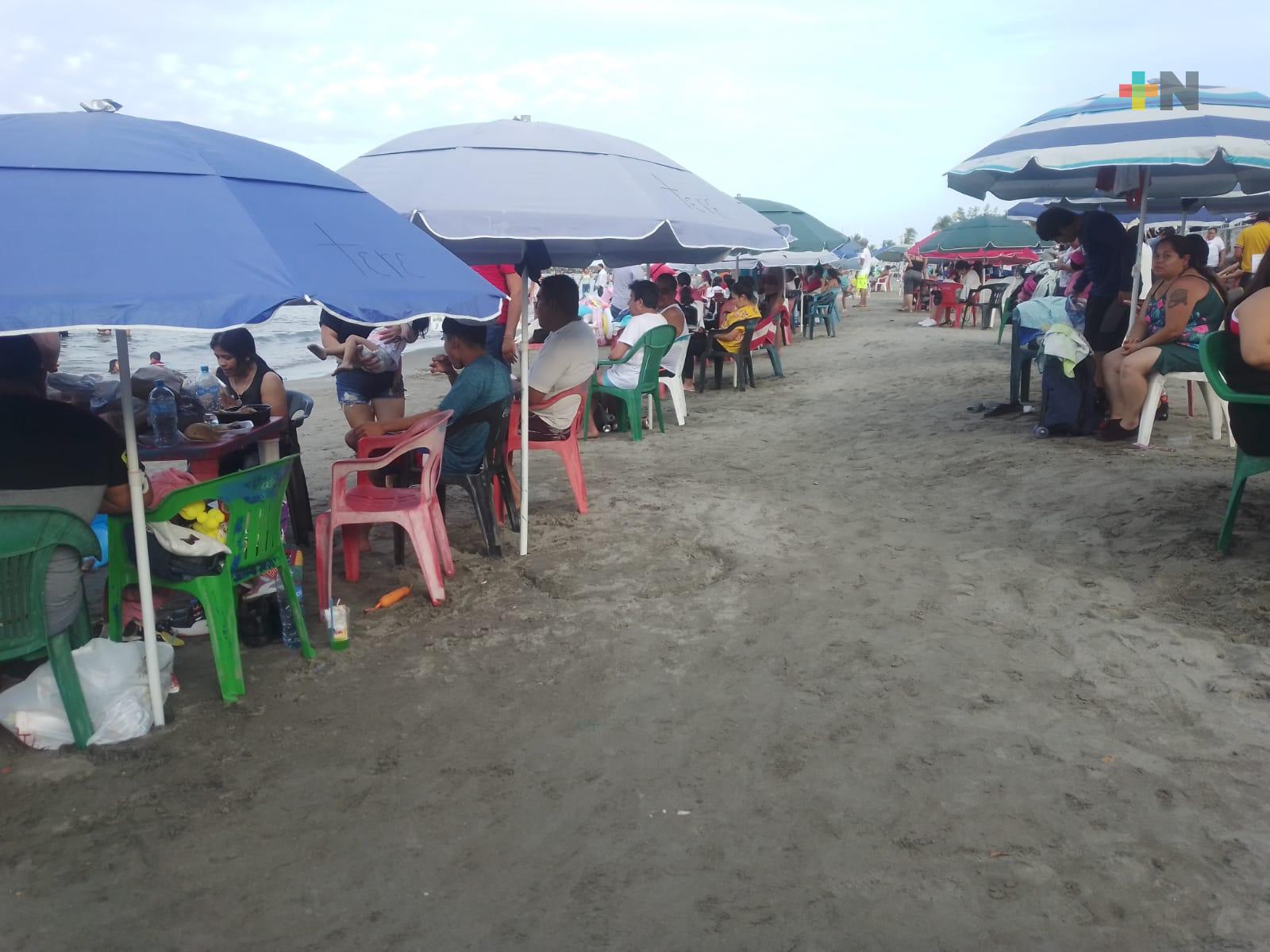Aumenta afluencia turística en playas del puerto de Veracruz