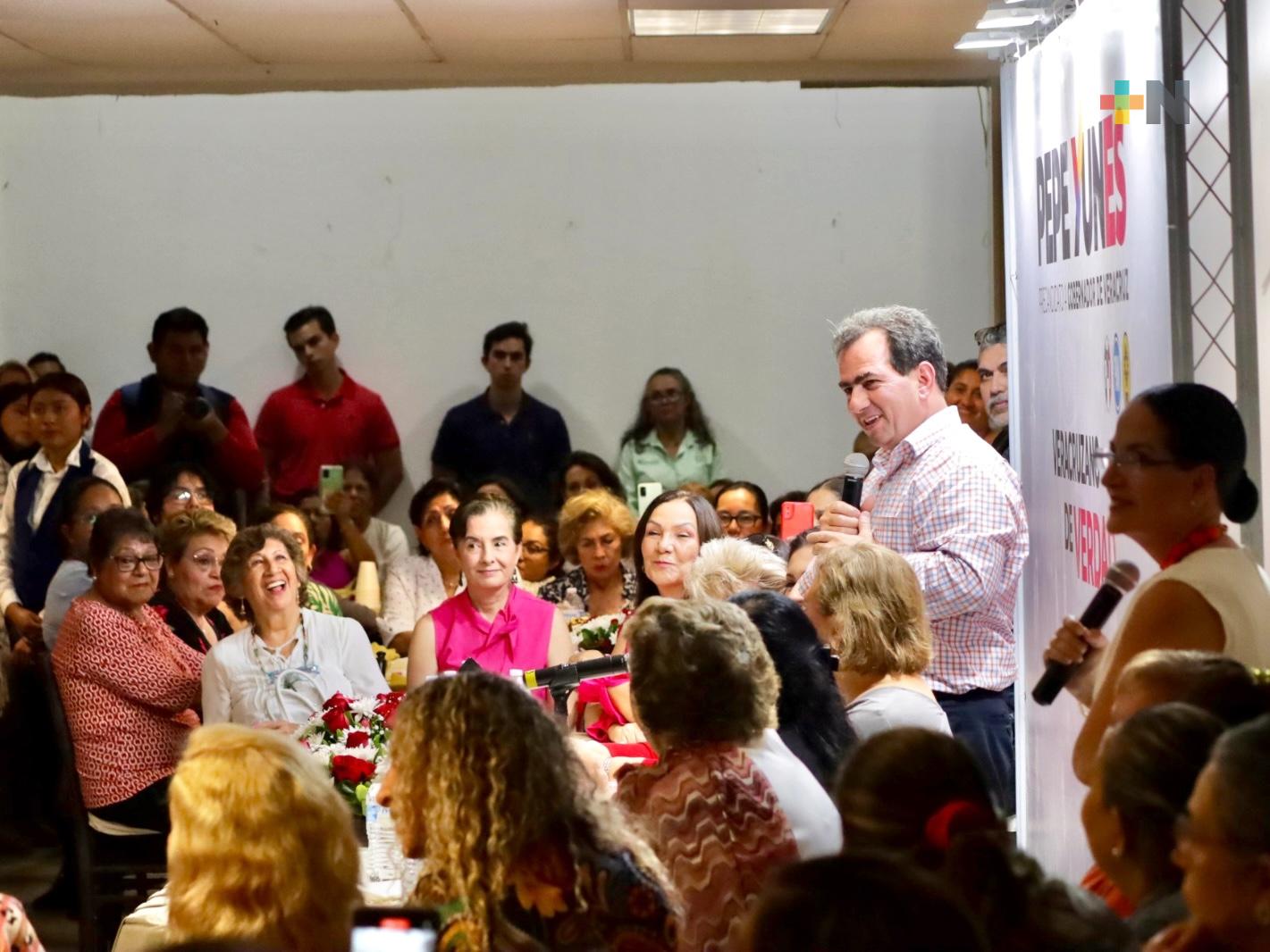 Mujeres veracruzanas apoyan a Pepe Yunes