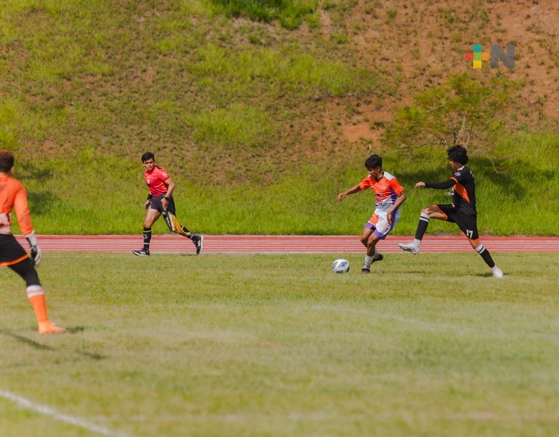 Leones Anáhuac Veracruz preparan finales de temporada en CONADEIP