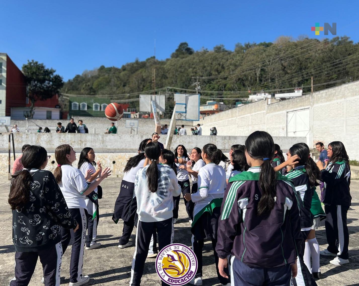 Halcones de Xalapa visitaron la escuela secundaria general #1