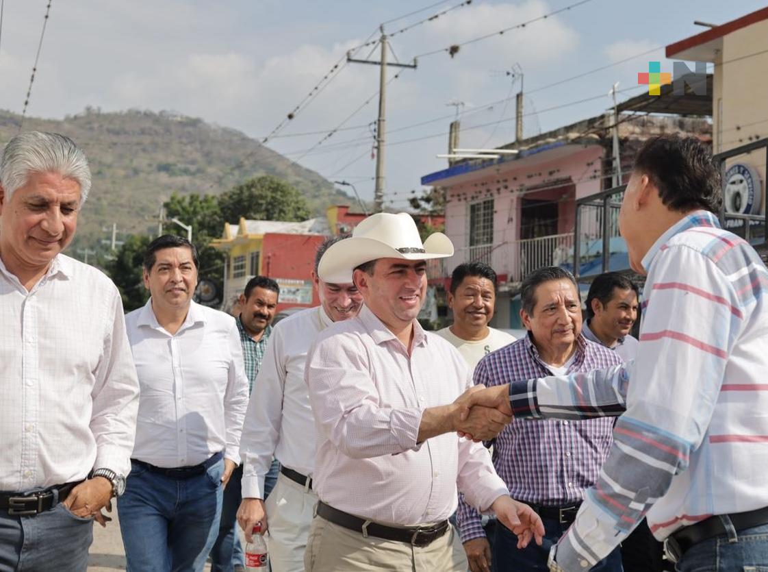 Pepe Yunes visita Actopan, se reúne con campesinos y ganaderos