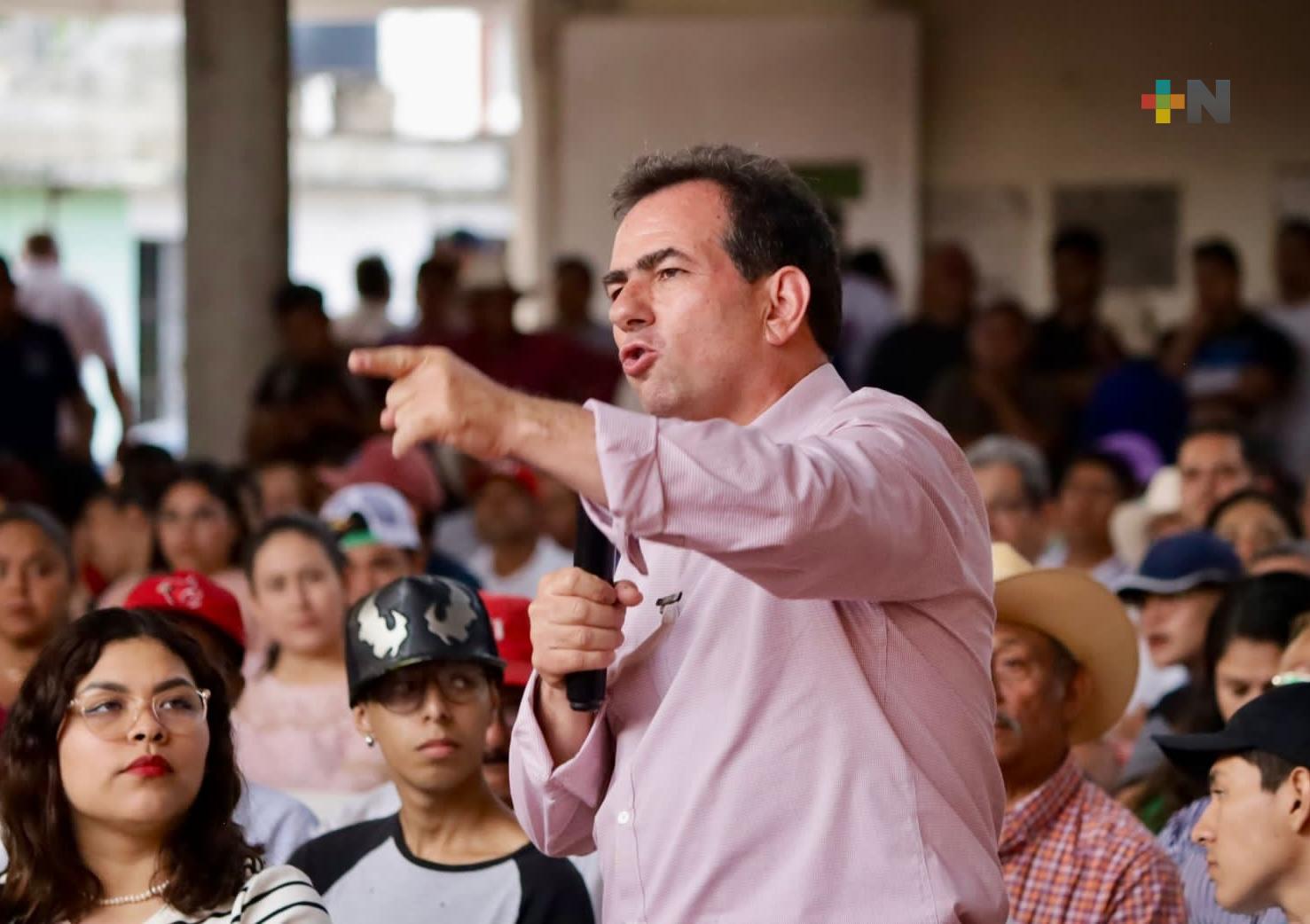 Pepe Yunes sostiene encuentro con mujeres, cañeros, ganaderos y comerciantes de Úrsula Galván