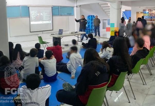 Imparte UECS plática relacionada al engaño telefónico y extorsión a estudiantes