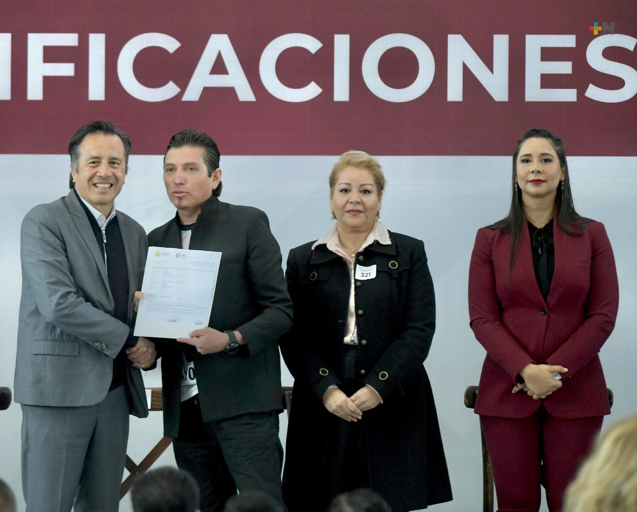 Con más de 40 mil bases, la 4T reconoce labor de trabajadores de la educación