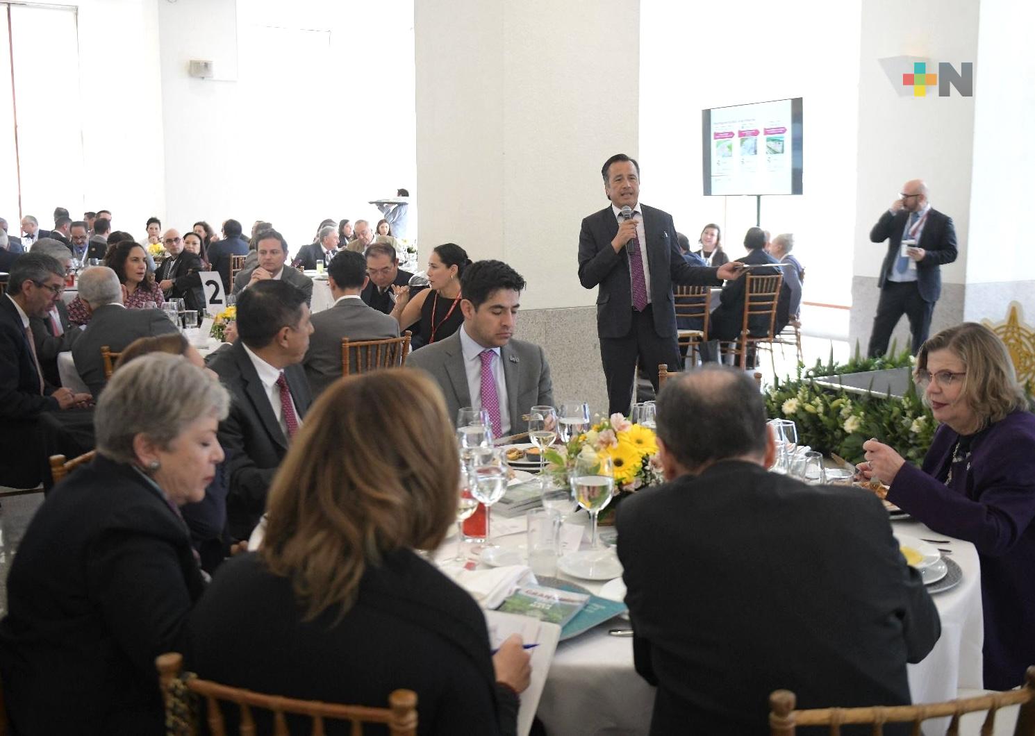 Gobernador Cuitláhuac García promociona el Corredor Interoceánico, genera bienestar social