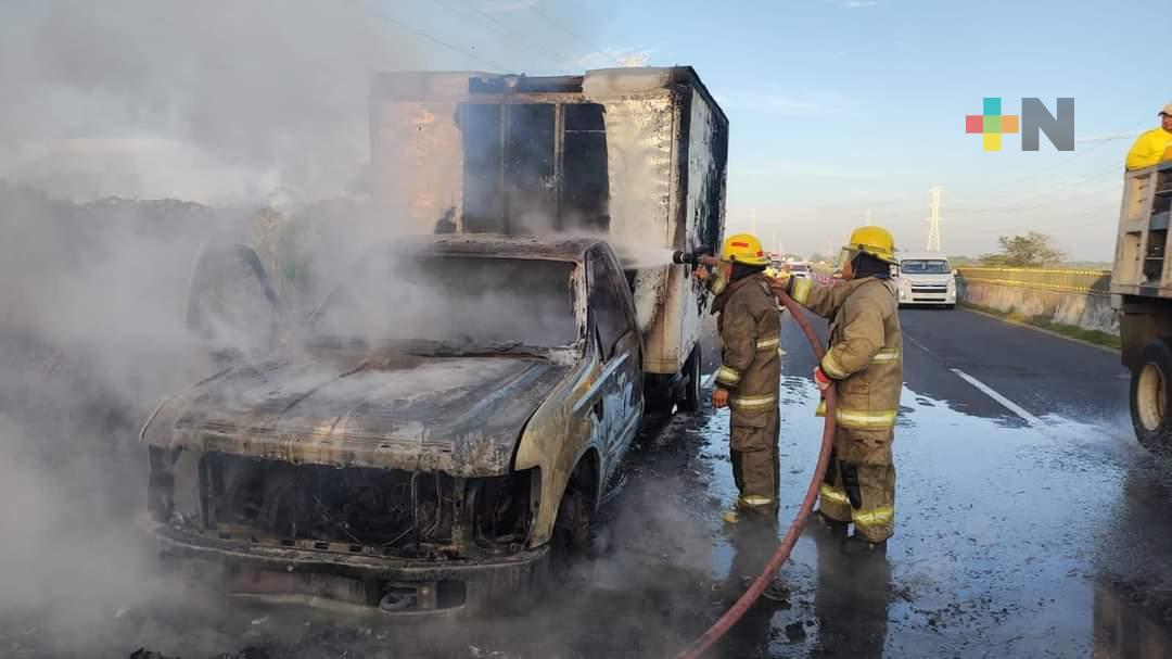 Se incendia camioneta de Maseca en autopista Cosoleacaque-Nuevo Teapa