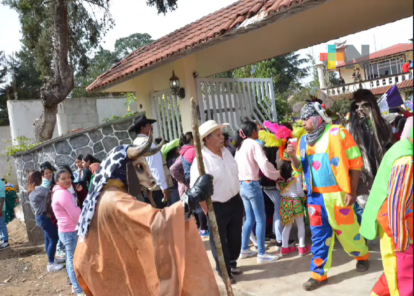 Carnaval estudiantil  Canalejas 2024 promueve telesecundaria de Zacualpan