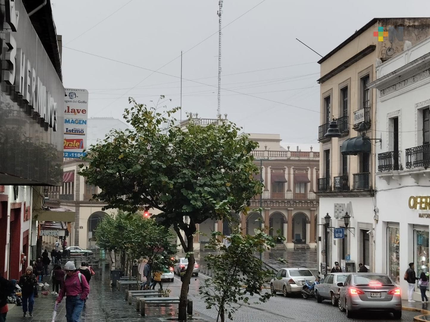 Disminuye temperatura con probabilidad de niebla y lloviznas