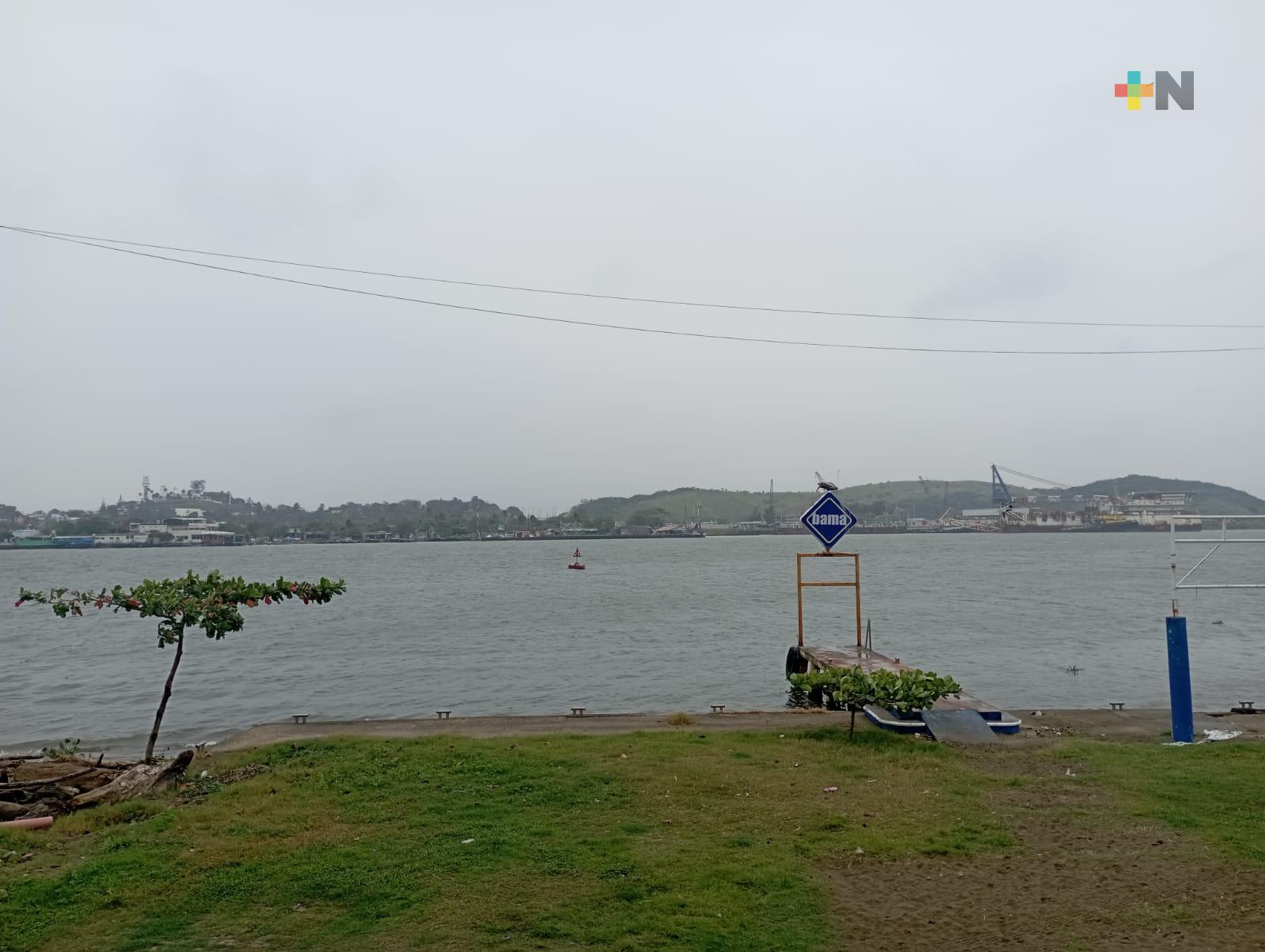 Reiteran llamado a población de asegurar techos y ventanas por paso de frente frío