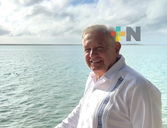 Presidente reconoce labor de trabajadores de la construcción en obras para el turismo en México