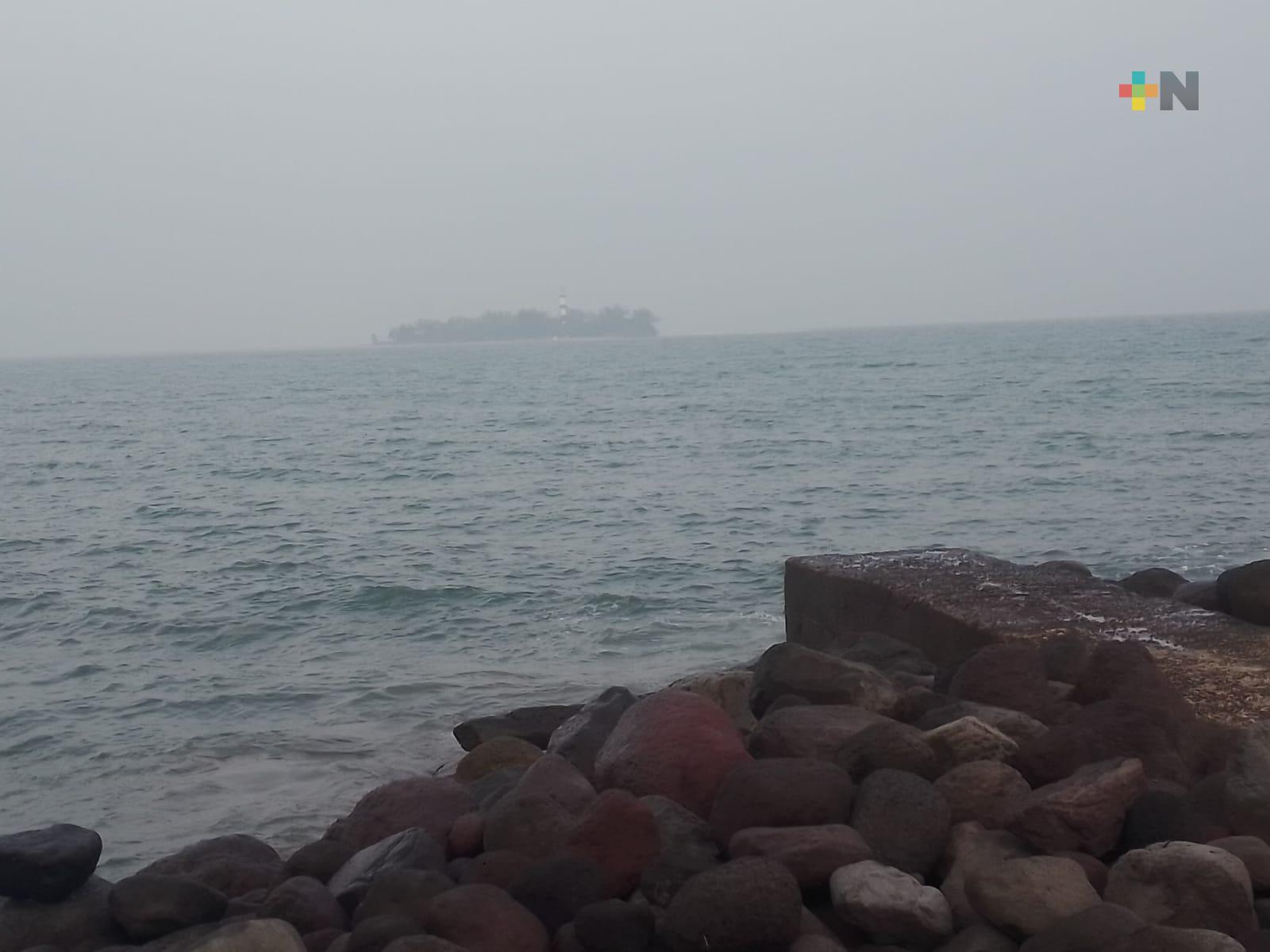Norte llegará a Veracruz; piden sujetar objetos que pudieran salir proyectados