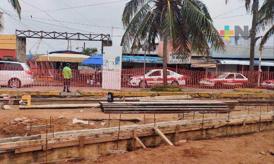 Cierran circulación en avenidas por trabajos en paseo ribereño de Coatzacoalcos