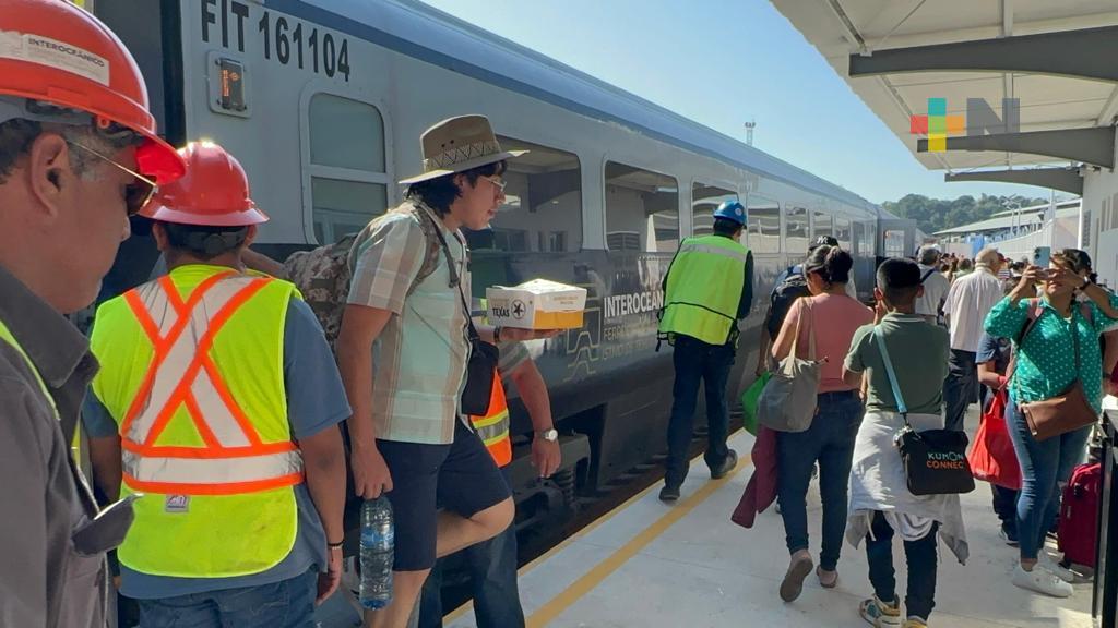 Terminal de ferrocarril interoceánico en Coatza sigue sin servicio de transporte público