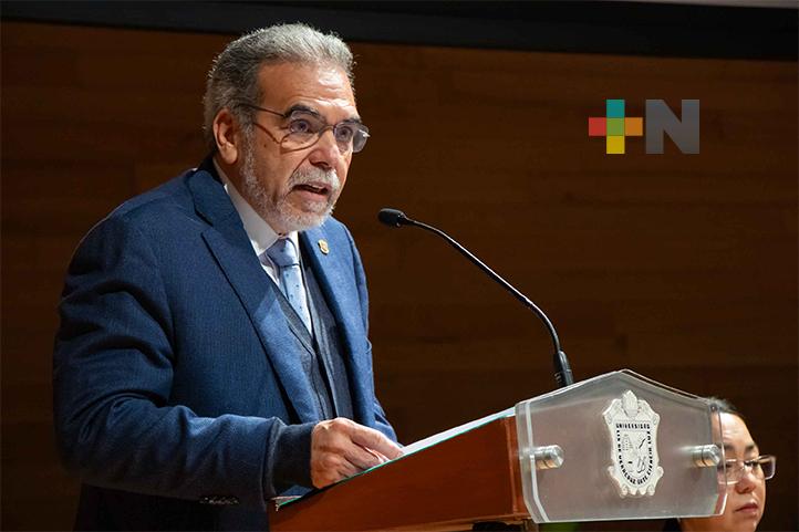 UV, institución que brinda educación de gran calidad: Rector