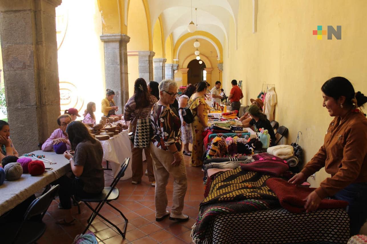 Cuitláhuac García invita a ciudadanía a asistir al Mercado Artesanal, en Xalapa