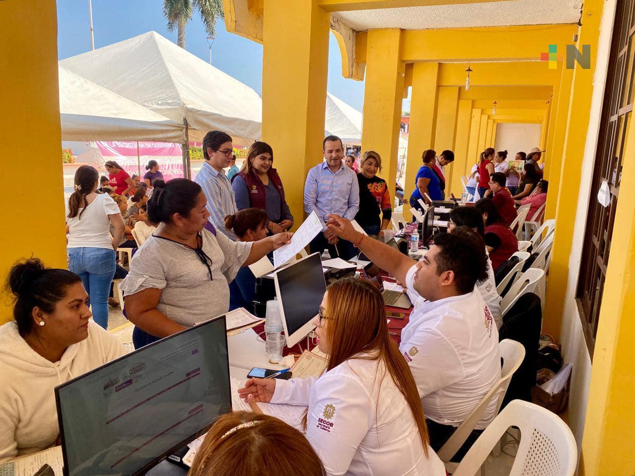 Segob brinda cientos de trámites registrales gratuitos en Ixmatlahuacan y Tlacojalpan