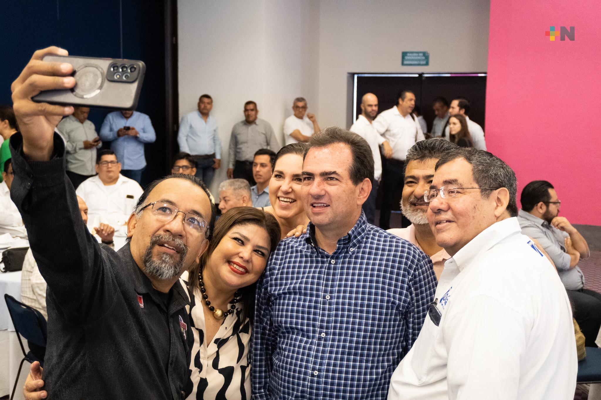 Pepe Yunes se reúne con comunicadores y periodistas del estado de Veracruz
