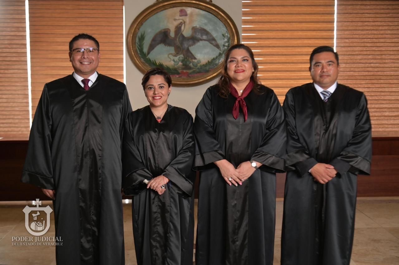 Imponen toga a nuevos magistrados del Tribunal Superior de Justicia