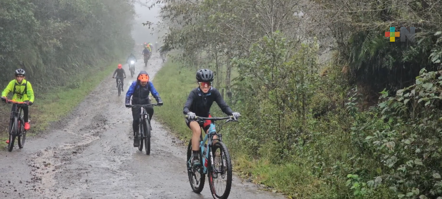 Celebran séptimo aniversario de Zorros MTB Naolinco