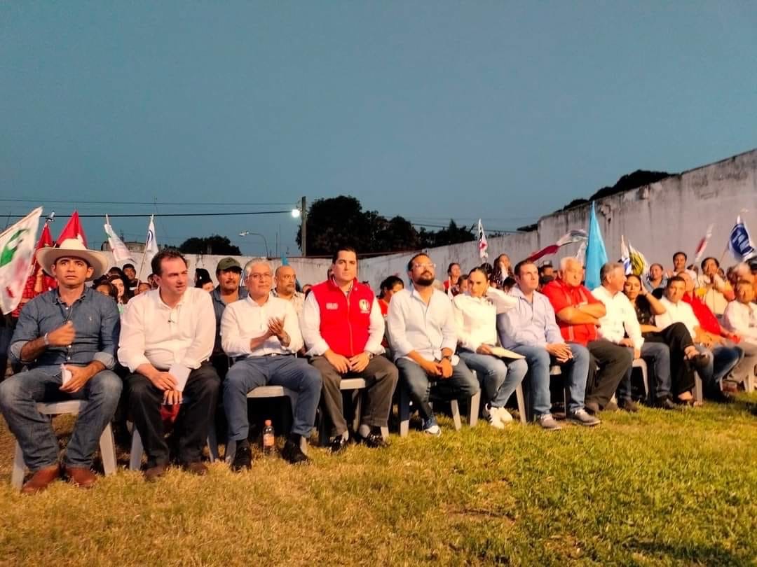 Pepe Yunes visita Tlalixcoyan, se reúne con simpatizantes en Piedras Negras