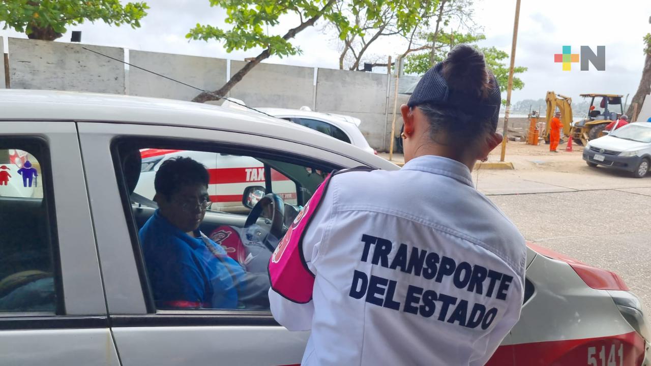 Primera agente de transporte público en Coatza se enfrenta al machismo