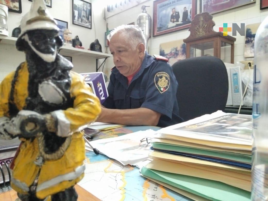 Cada vez más mujeres se capacitan para trabajar como bomberas