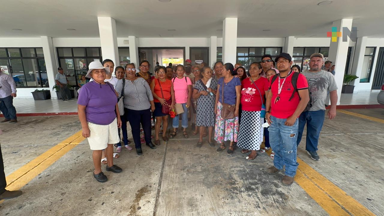 Cerca de 300 familias de Coatza piden regularización de predios que habitan hace mucho